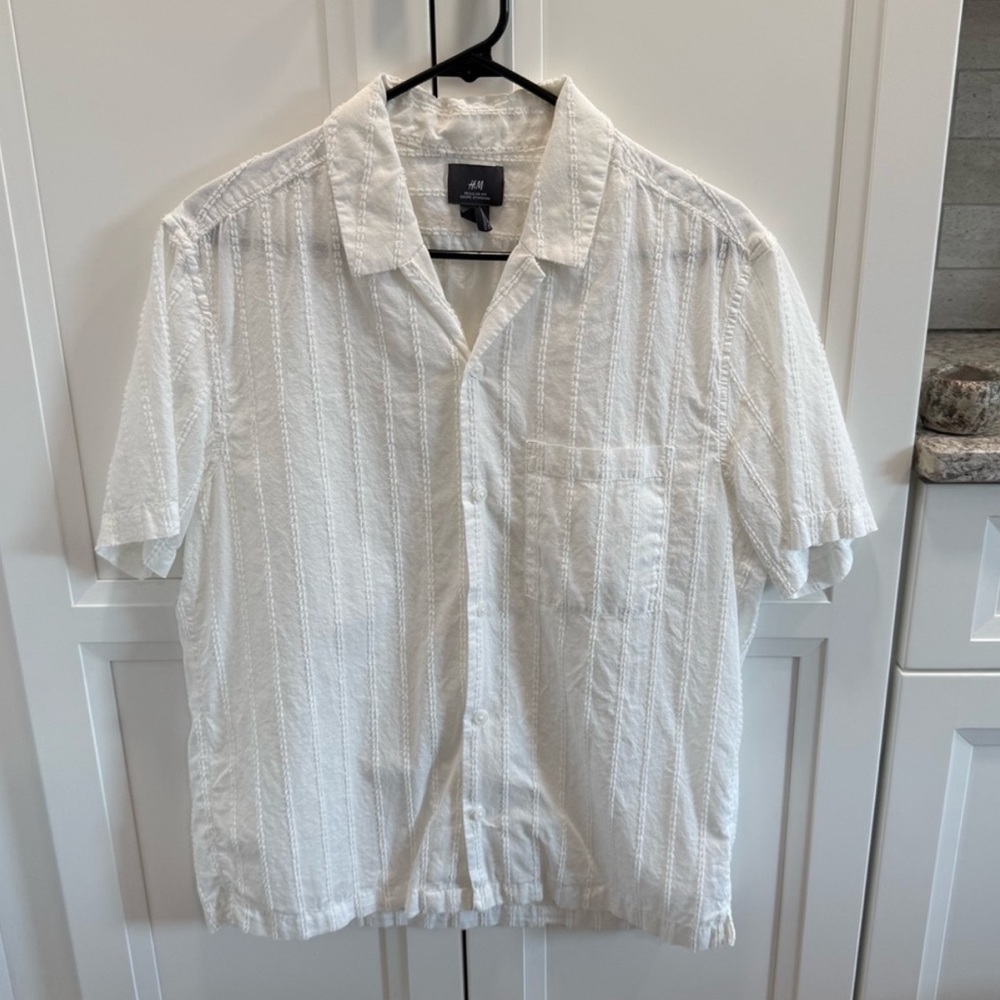 H&M Cream Textured Short Sleeve Shirt